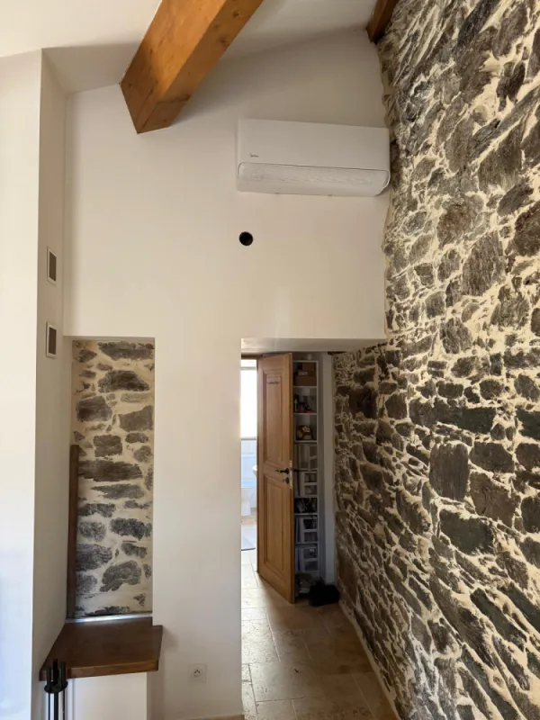 Installation climatisation bi-split Midea, Biguglia, CINQUINI & CO