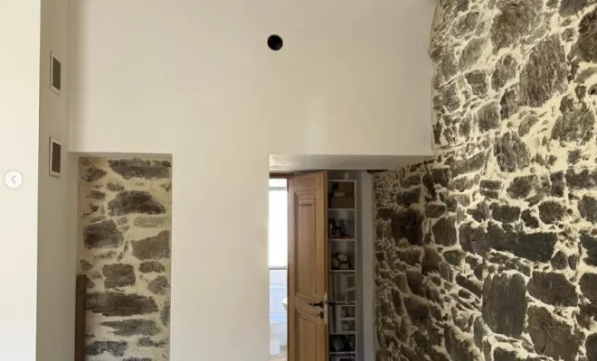 Installation d'une climatisation bi-split Midea à Biguglia, Biguglia, CINQUINI & CO
