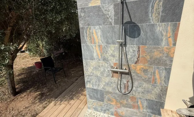 Création d’un espace piscine extérieur sur mesure à Biguglia, Biguglia, CINQUINI & CO